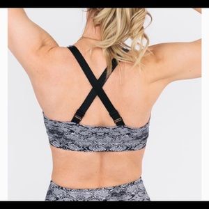 Cobra Metallic Light n Tight Adjustable Bra